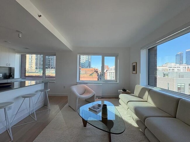 Building Photo - 0 bedroom in LONG ISLAND CITY NY 11101