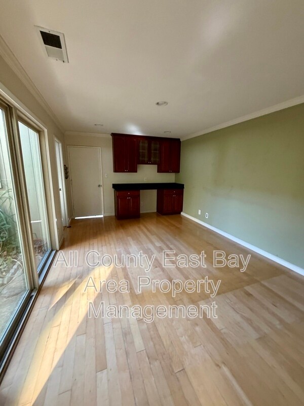 Foto del edificio - 1071 Jost Ln