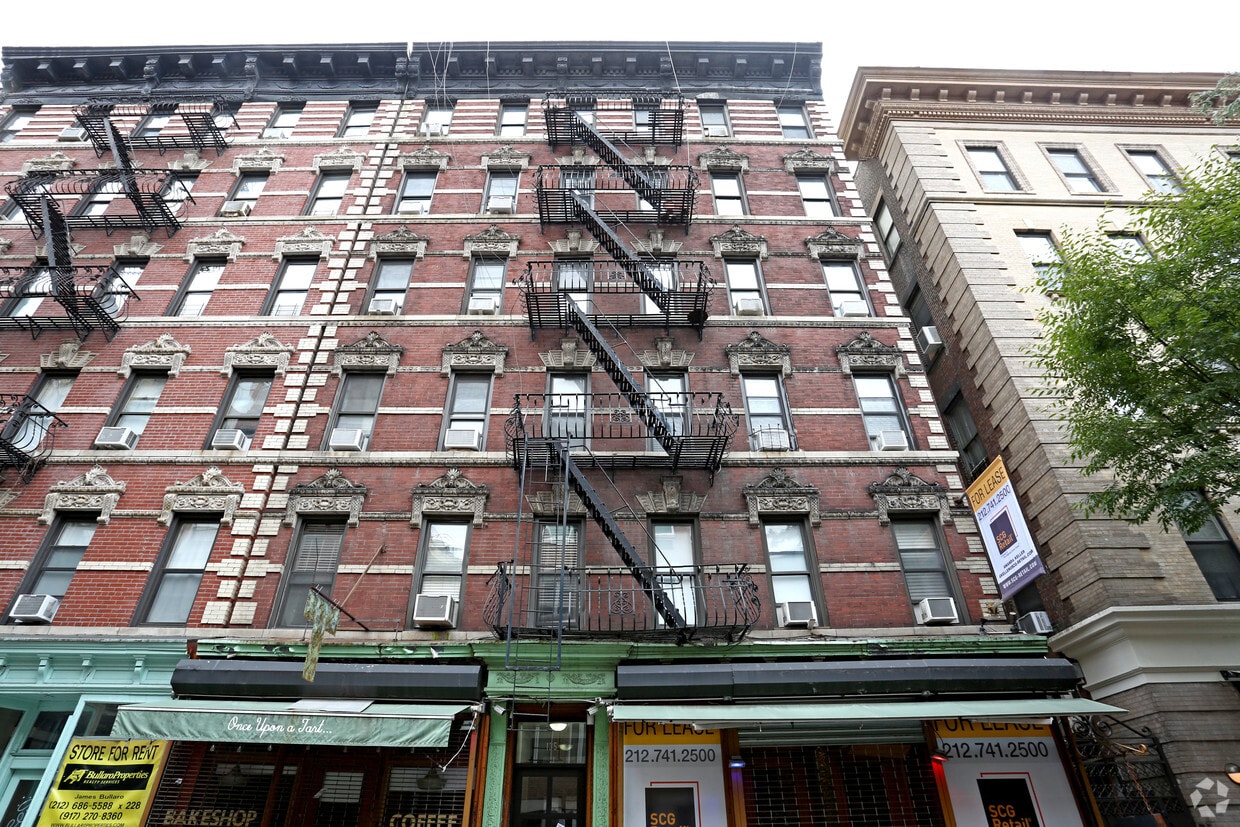 Building Photo - 135 Sullivan St