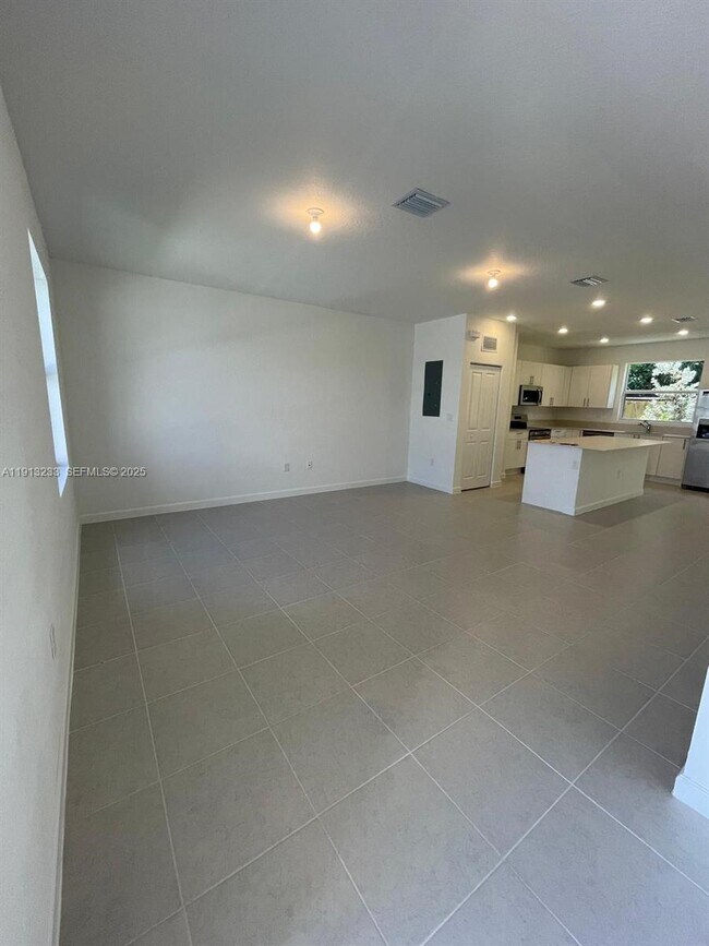 Foto del edificio - 1066 SE 2nd St