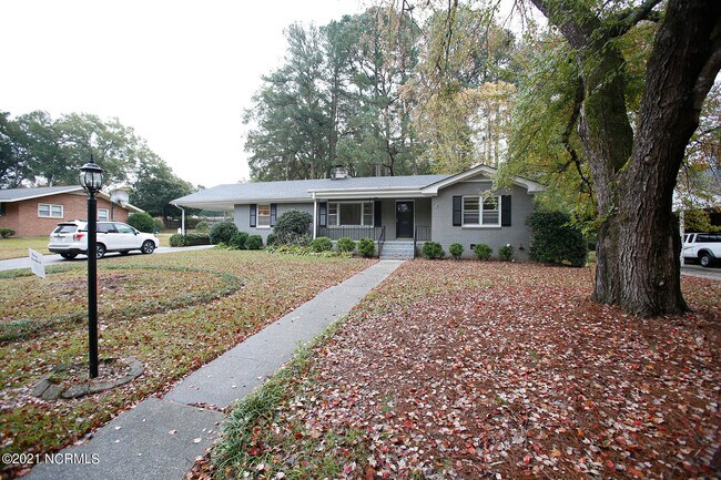 Foto del edificio - 503 Albert Ave NW