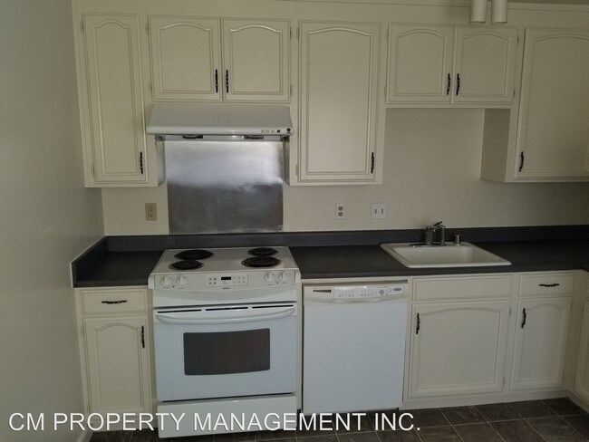 Foto del edificio - 2 br, 1 bath Apartment - 639 Bolton Court