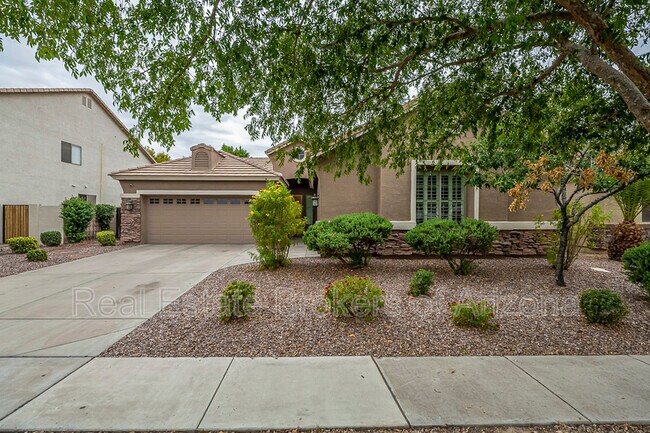 Building Photo - 1819 E Fawn Dr