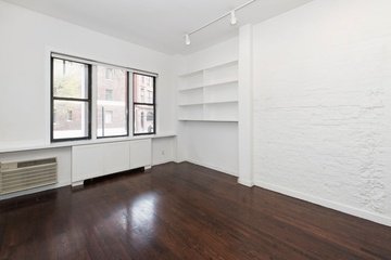 Primary Photo - 89 Barrow St
