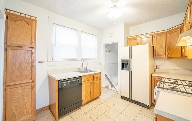 Foto del edificio - 935 Somerset Dr