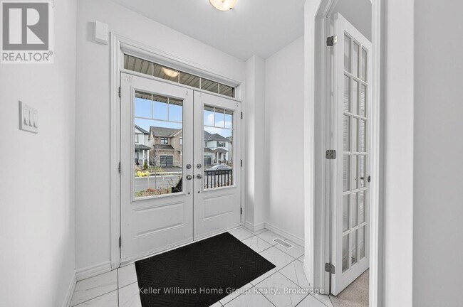 Building Photo - 27 Harpin Wy W