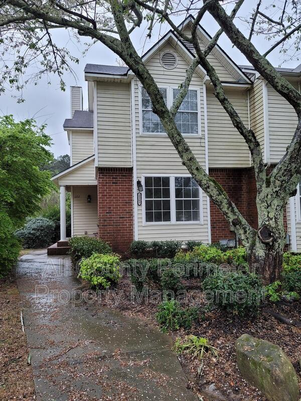 Primary Photo - 2262 Oak Glenn Cir
