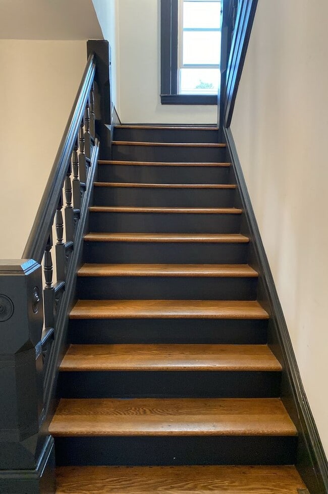 Building Photo - The Phoenixville Lofts-Upgraded Studio/1 b...