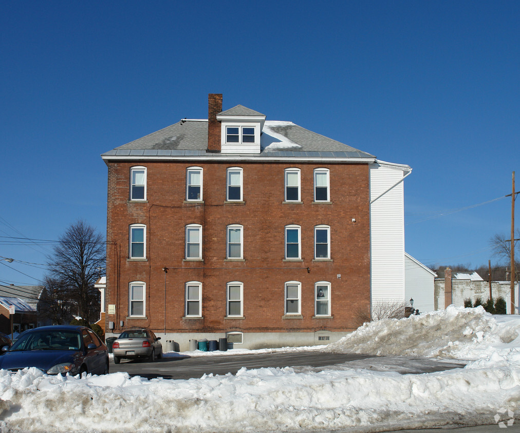 Foto del edificio - 216-218 Saratoga Ave