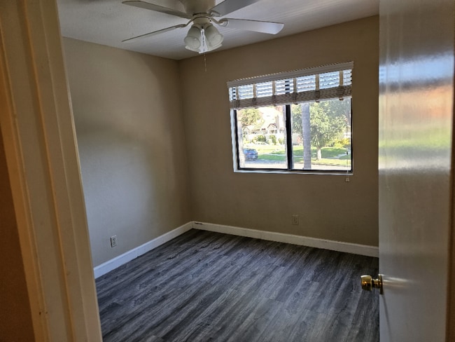 Building Photo - 2064 Riverbirch Dr