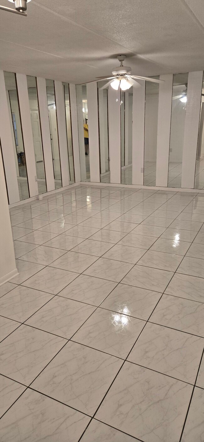 Foto del edificio - 4725 Christa Ct