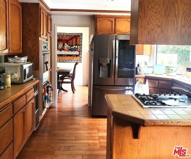 Foto del edificio - 1781 N Benton Way