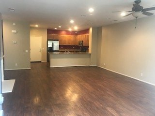 Foto del edificio - 15723 Parkhouse Dr
