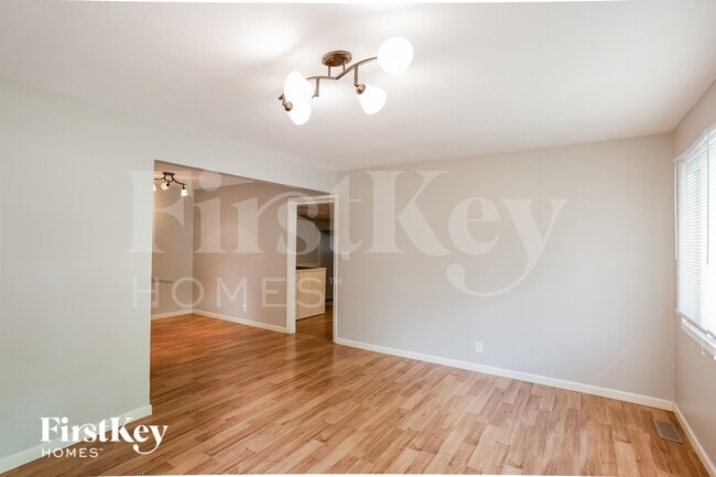 Building Photo - 10808 Ruckle St