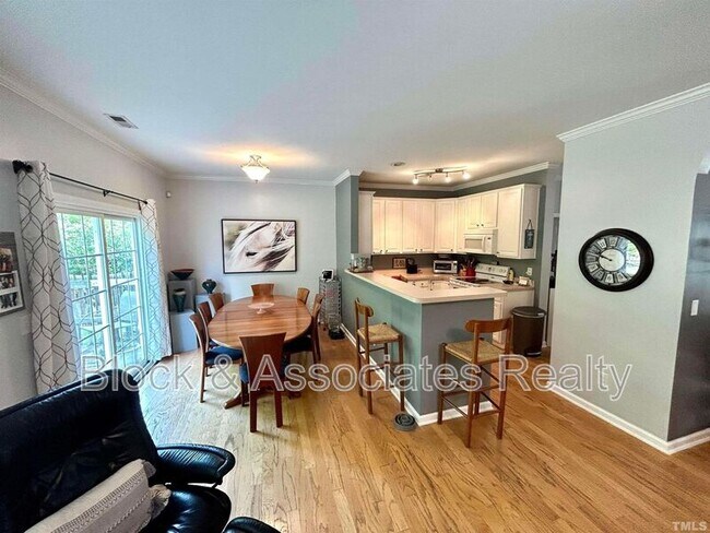 Building Photo - 8417 Aztec Dawn Ct