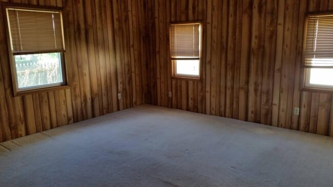 Building Photo - 317 High St