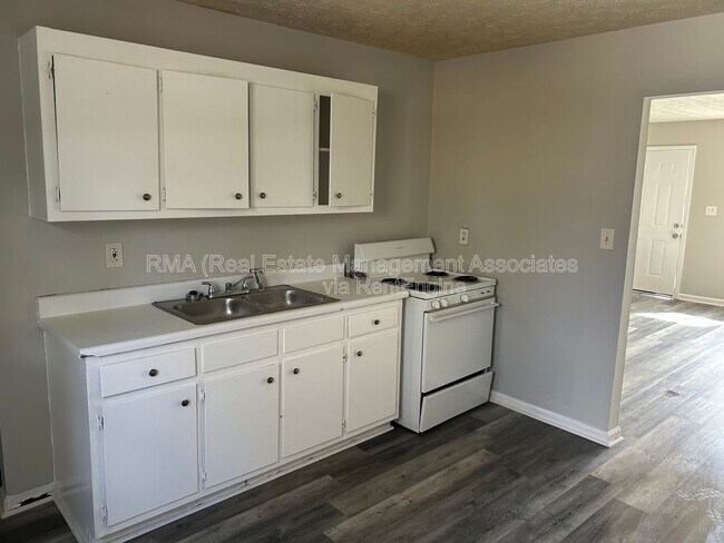 Foto del edificio - 411 E Central Ave