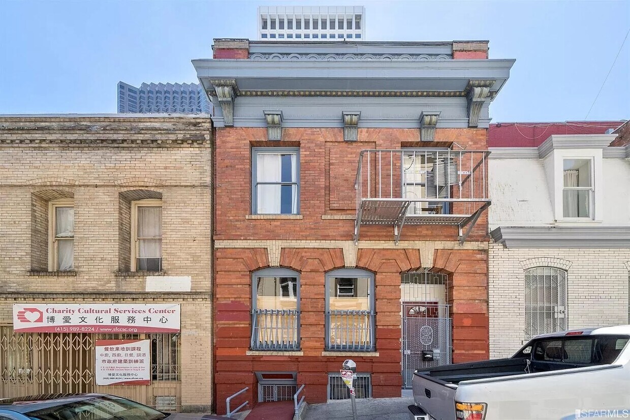 Primary Photo - 751 Commercial St