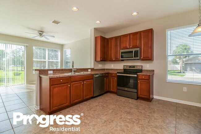 Foto del edificio - 8301 Deerland Bluff Ln