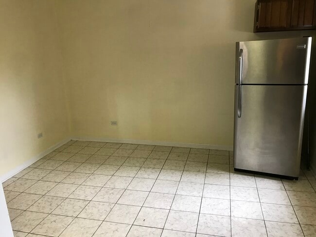 Kitchen - 1047 W Taylor St