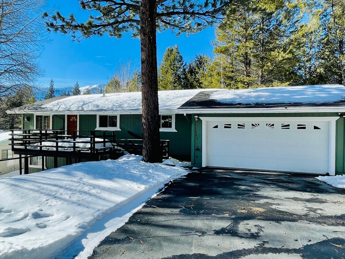 Primary Photo - 1086 Clear View Dr