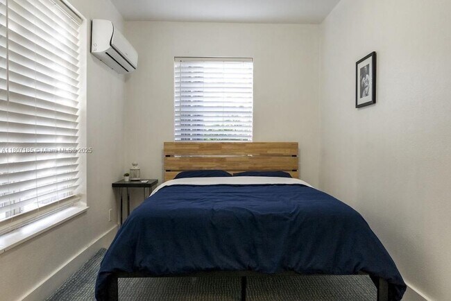 Foto del edificio - 26 NE 70th St