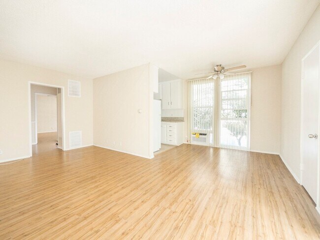 Building Photo - 9030 Harratt St