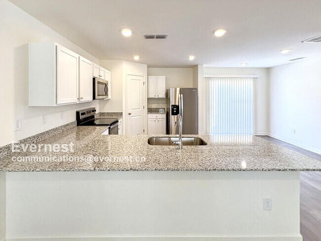 Building Photo - 4 Bed, 3 Bath Home with Garage / Pet-Friendly / Coming Soon!