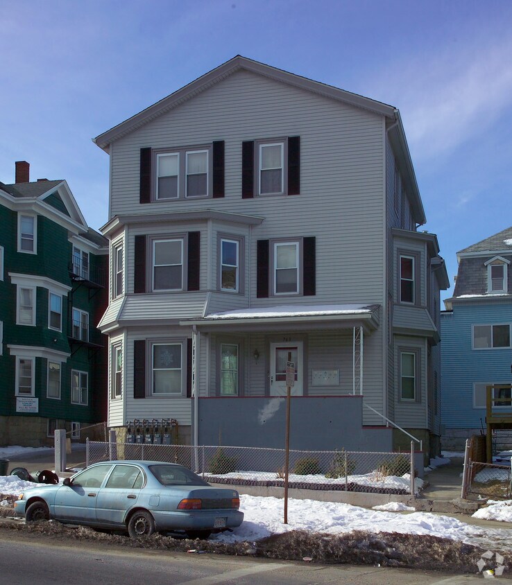 Building Photo - 763 Plymouth Ave