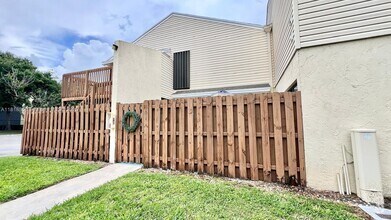 Building Photo - 629 Executive Center Dr