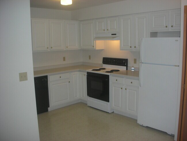 Cocina - 203 E Lake Park Pl