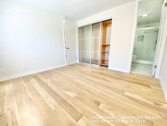 Building Photo - 430 S St Andrews Pl Los Angeles CA 90020