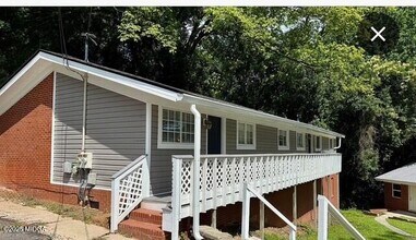 Building Photo - 2103 Ingleside Ave