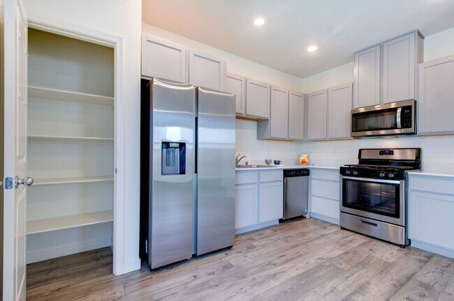 Foto del edificio - Terrific 4 bedroom available for rent - Al...