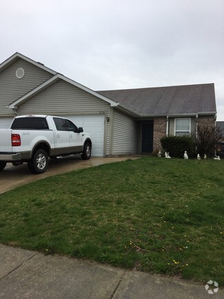Building Photo - 3519 Thornhill Cir E