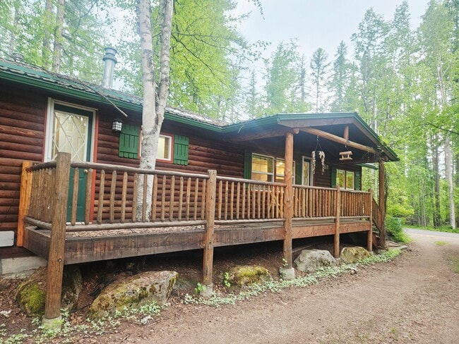 Building Photo - 1676 W Lakeshore Dr