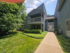 Building Photo - 71 Drake Ln