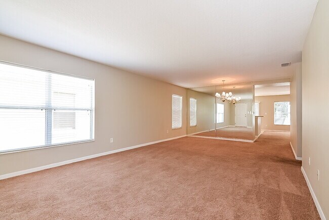 Foto del edificio - 406 Chimney Rock Dr