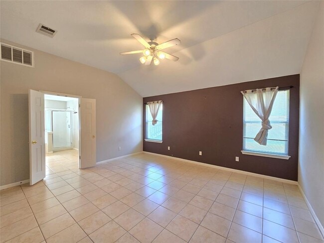 Building Photo - 1103 Ridgewood Dr