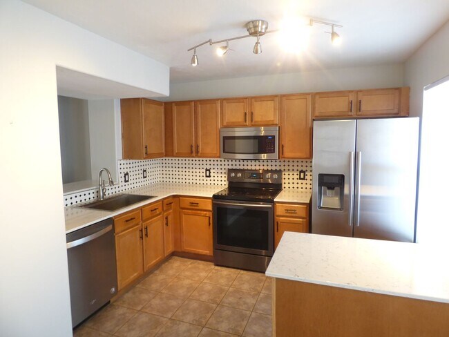 Foto del edificio - Great 3 Bd 2.5 Bath Townhome