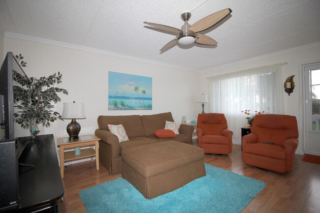 Foto del edificio - 3200 Springdale Blvd