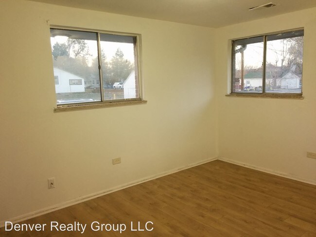 Foto del edificio - 3453 W Kenyon Ave