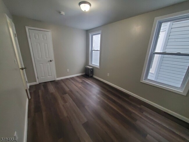 Building Photo - 279 S 11th St