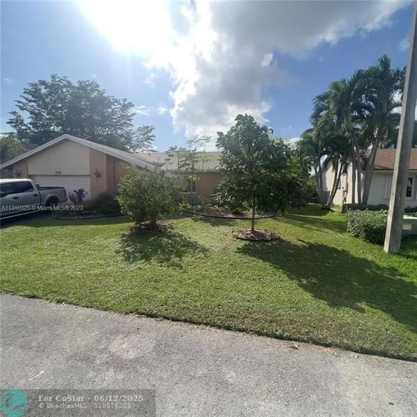 Building Photo - 8105 Nutmeg Way