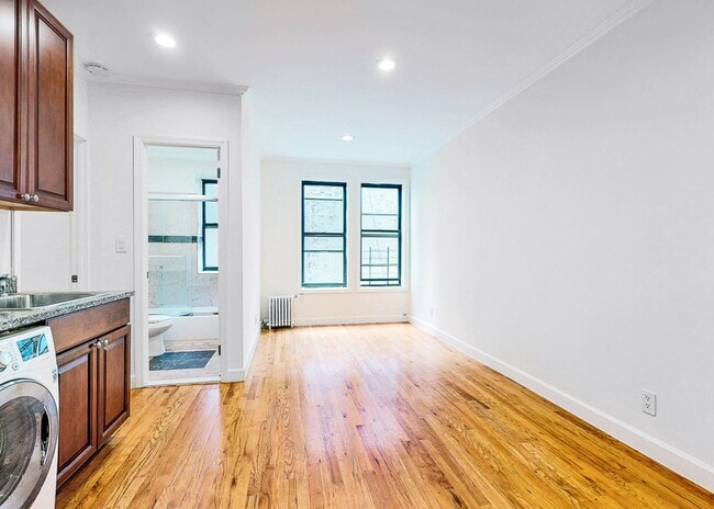 Building Photo - West 150th Street