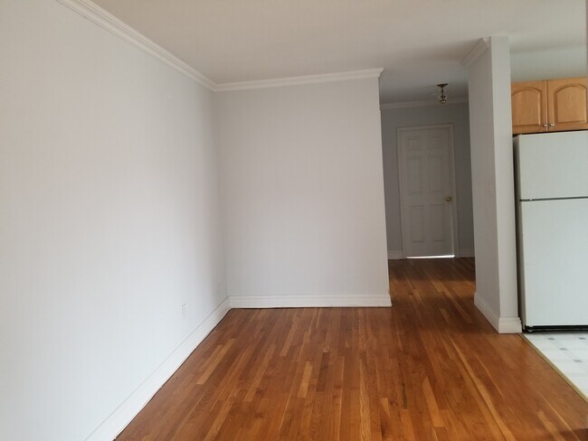 Comedor - 130 Orient Way