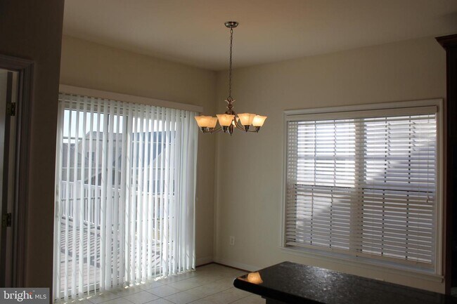 Foto del edificio - 5977 Piney Grove Way