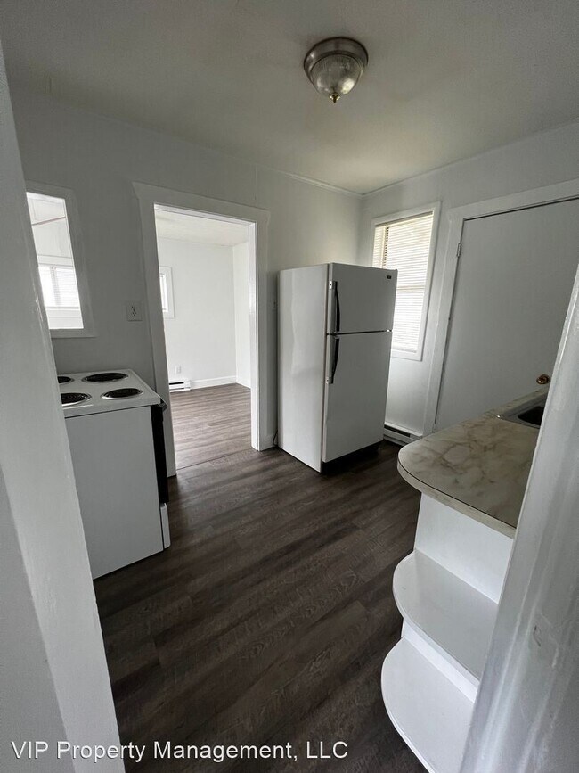 Foto del edificio - 1 br, 1 bath House - 503 School Street