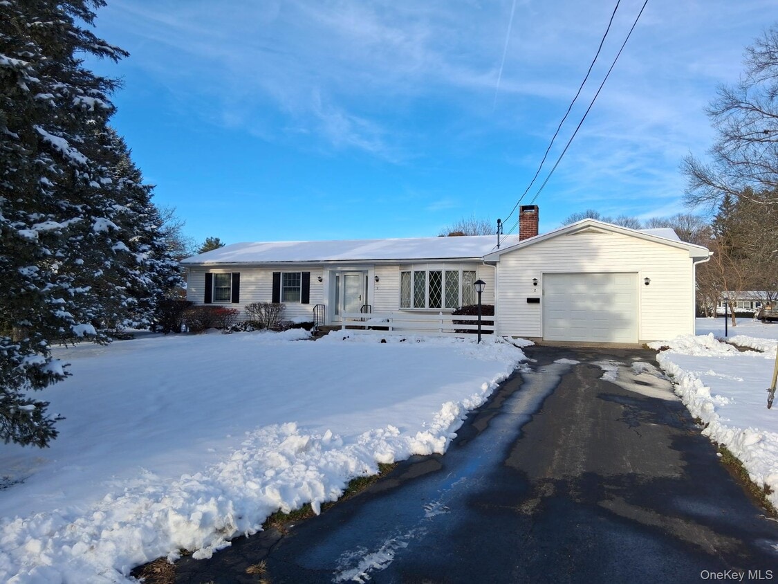 Primary Photo - 2 Scism Cir