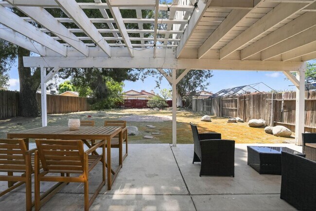 Foto del edificio - 4505 Gardenwood Ln